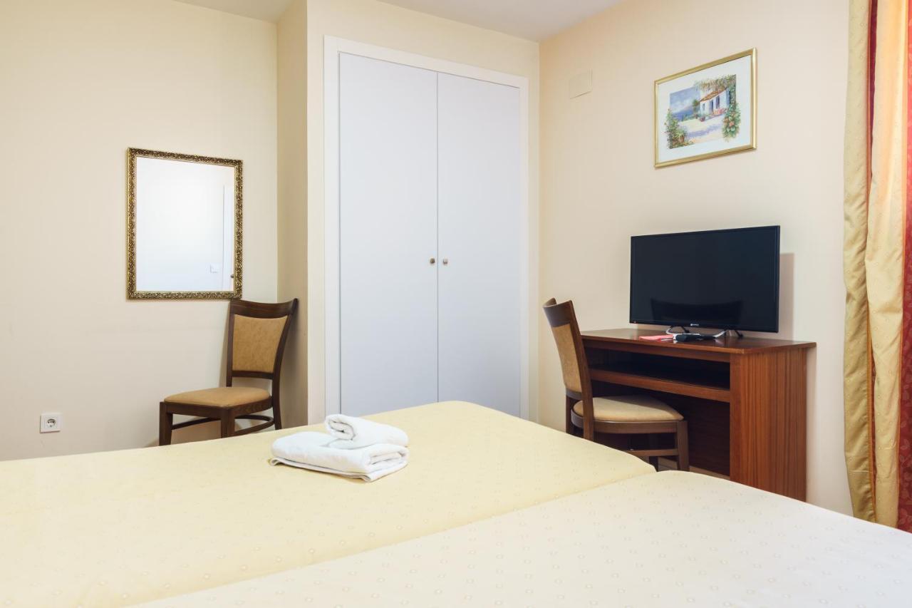 Hotel Carlos V Jerez By Vivere Stays Jerez de la Frontera Bagian luar foto