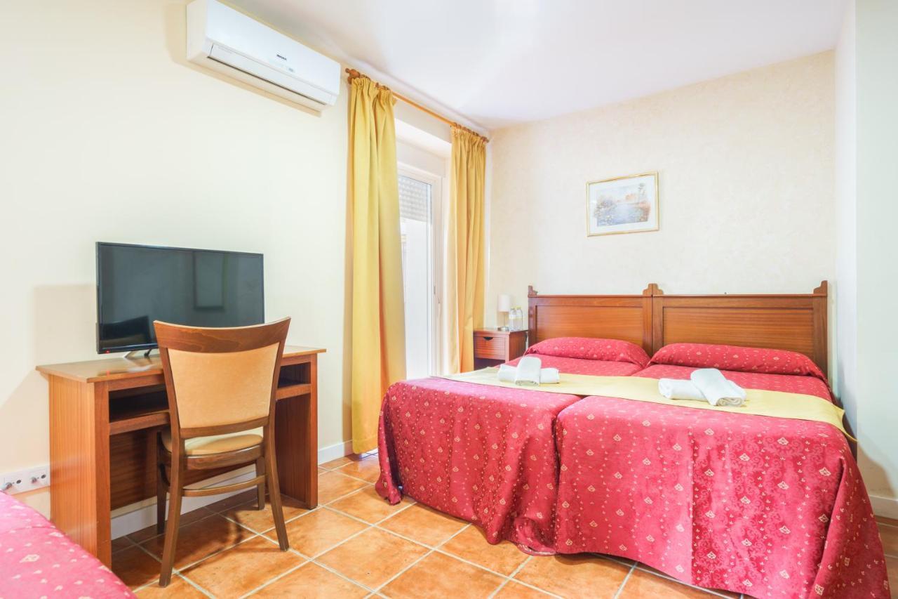 Hotel Carlos V Jerez By Vivere Stays Jerez de la Frontera Bagian luar foto